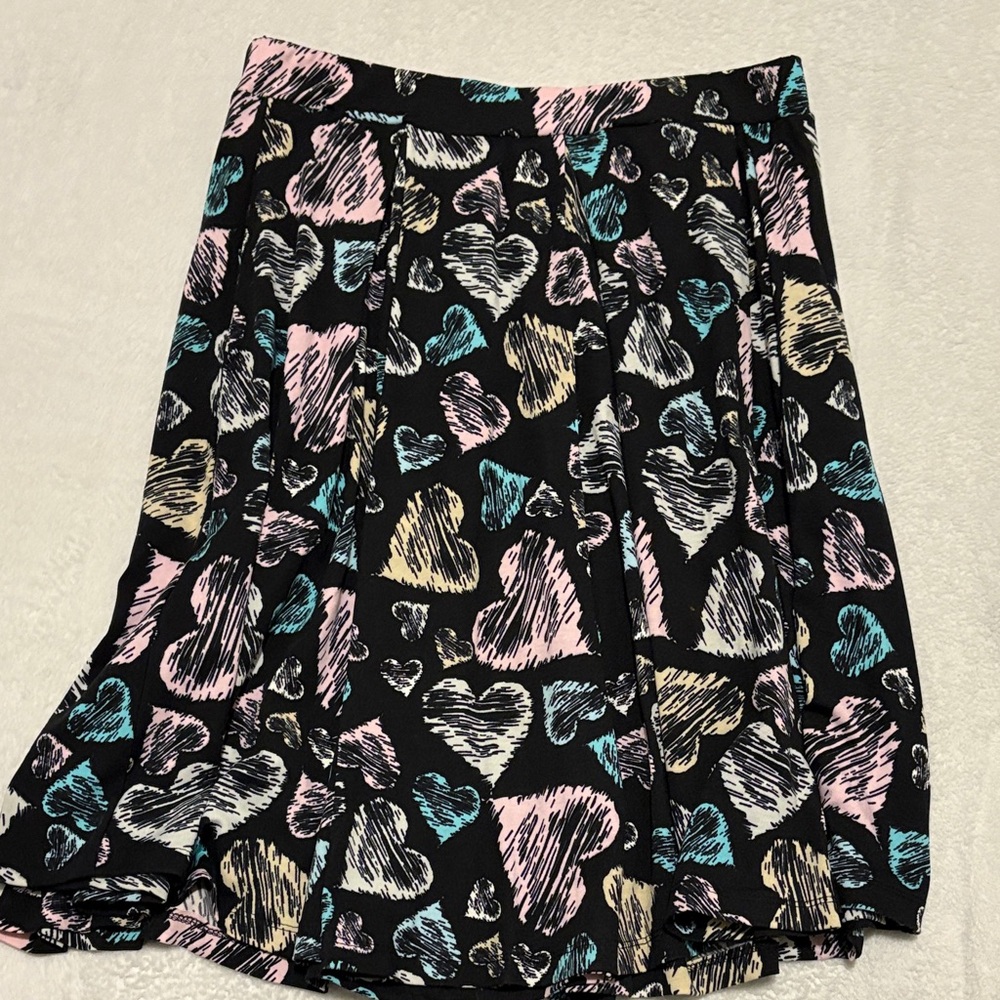 Heart Patterned Black Skirt